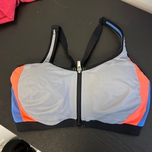 36DDD Sports Bra VS Zip Up